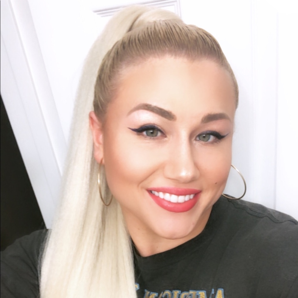 Meet your Posher, Amber